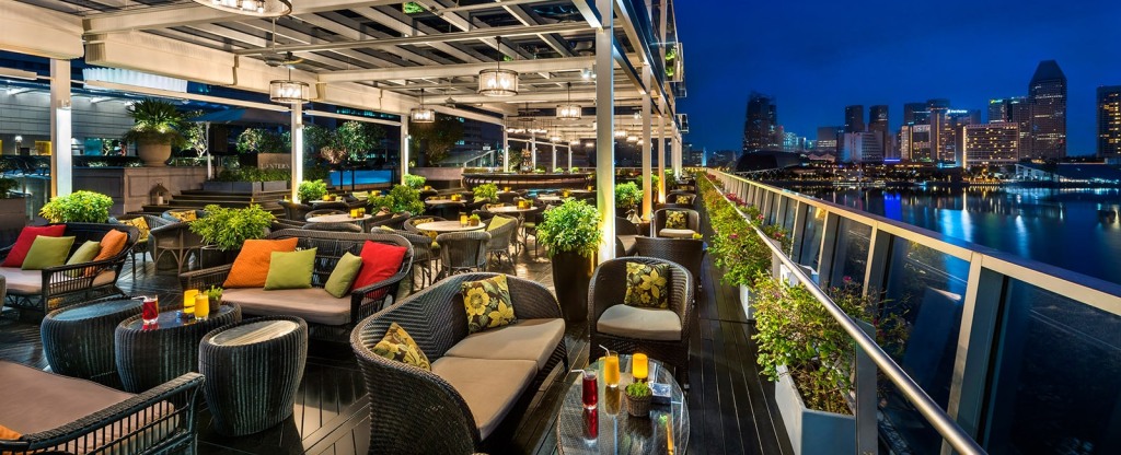 This rooftop bar is one of the majestic rooftop bars in town that has a rooftop pool. Lantern Bar Little India